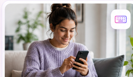 Persona escribiendo una idea o un recuerdo desde su teléfono